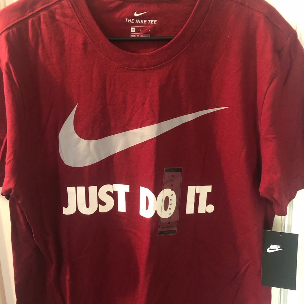 Nike T-Shirt - Picture 2 of 2